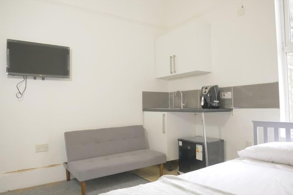 Discover Your Cozy Haven A Perfect Studio Getaway Leamington Spa Extérieur photo